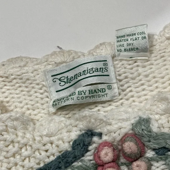 Vintage 80’s Flower Embroidered Sweater - Picture 3 of 4